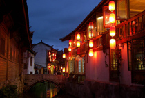 210px-streets_Lijiang_night_canal