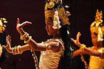 210px-Apsara-Dancers